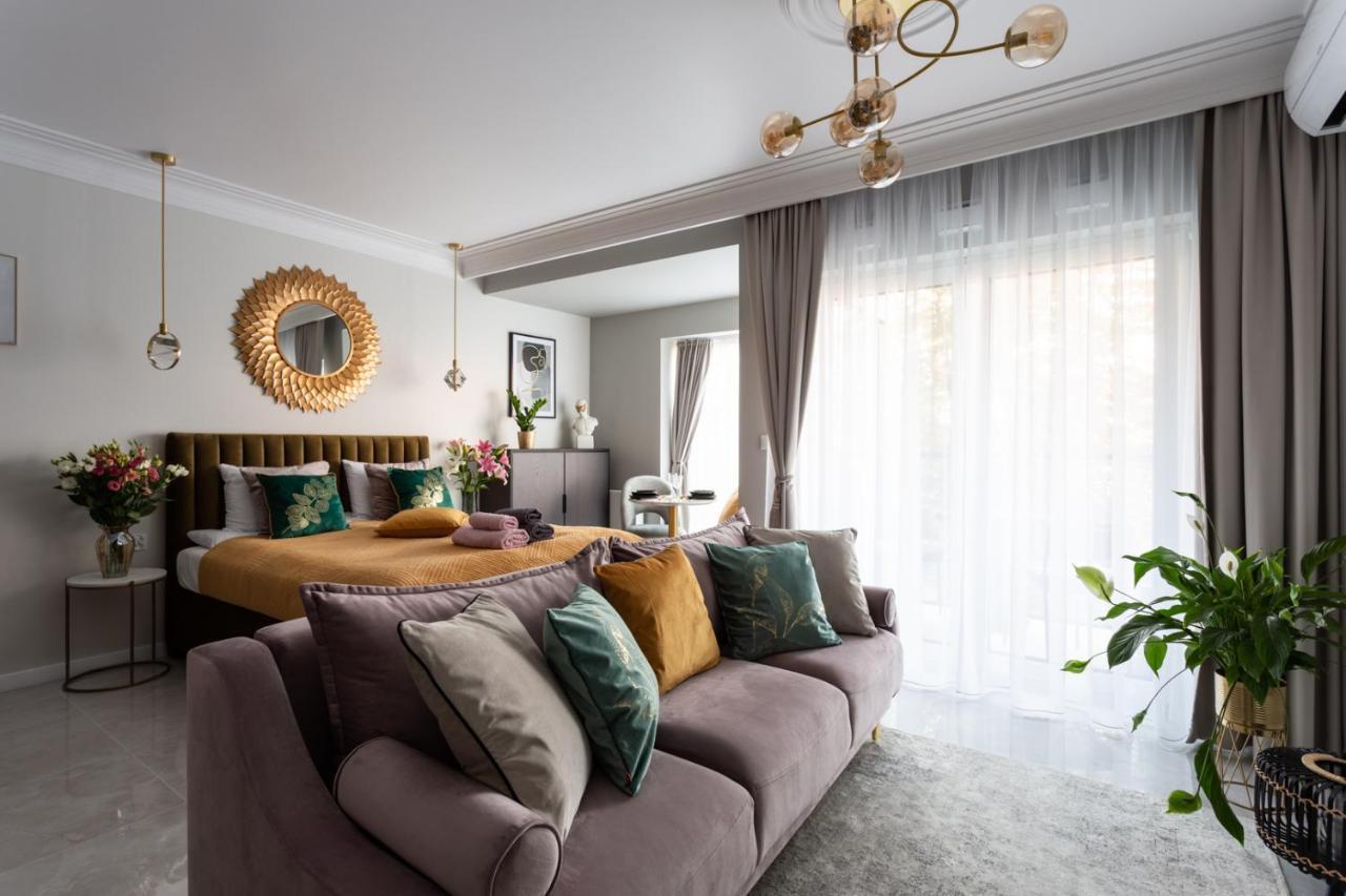 Golden Prince Apartment, So Close To Rynek! Free Parking Included. วรอตซวาฟ ภายนอก รูปภาพ