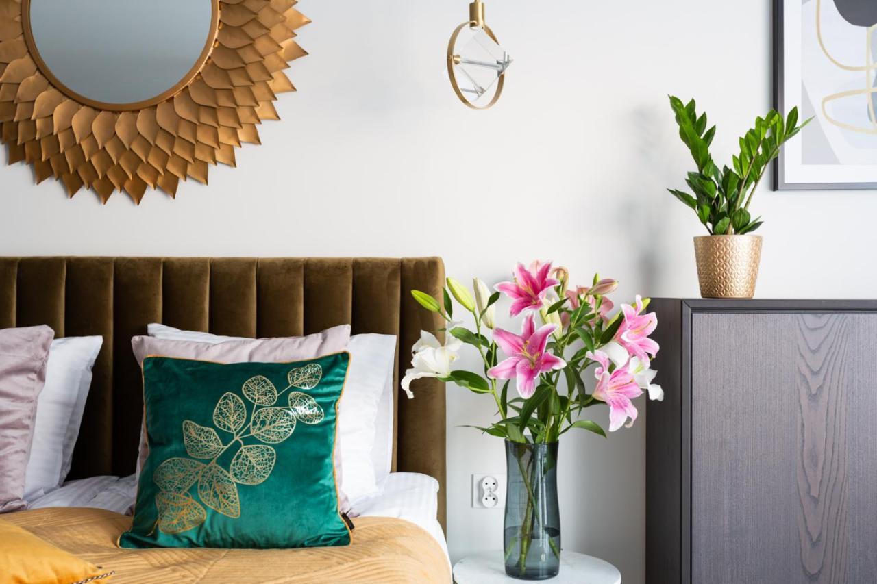 Golden Prince Apartment, So Close To Rynek! Free Parking Included. วรอตซวาฟ ภายนอก รูปภาพ
