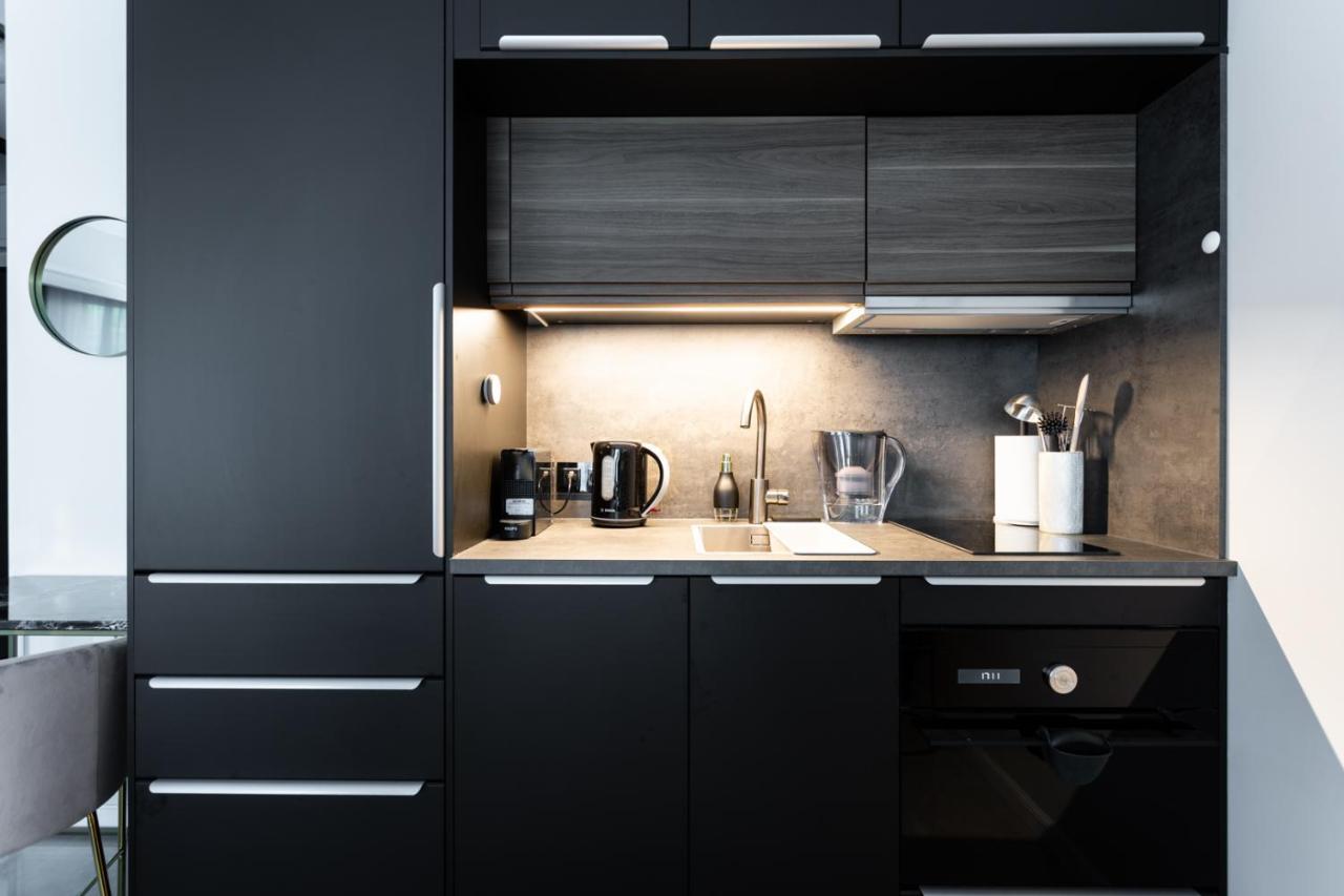 Golden Prince Apartment, So Close To Rynek! Free Parking Included. วรอตซวาฟ ภายนอก รูปภาพ