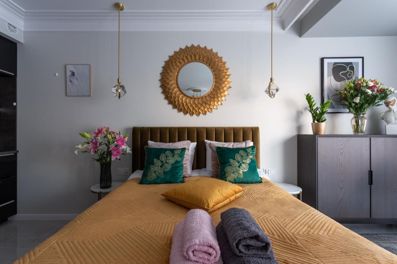 Golden Prince Apartment, So Close To Rynek! Free Parking Included. วรอตซวาฟ ภายนอก รูปภาพ