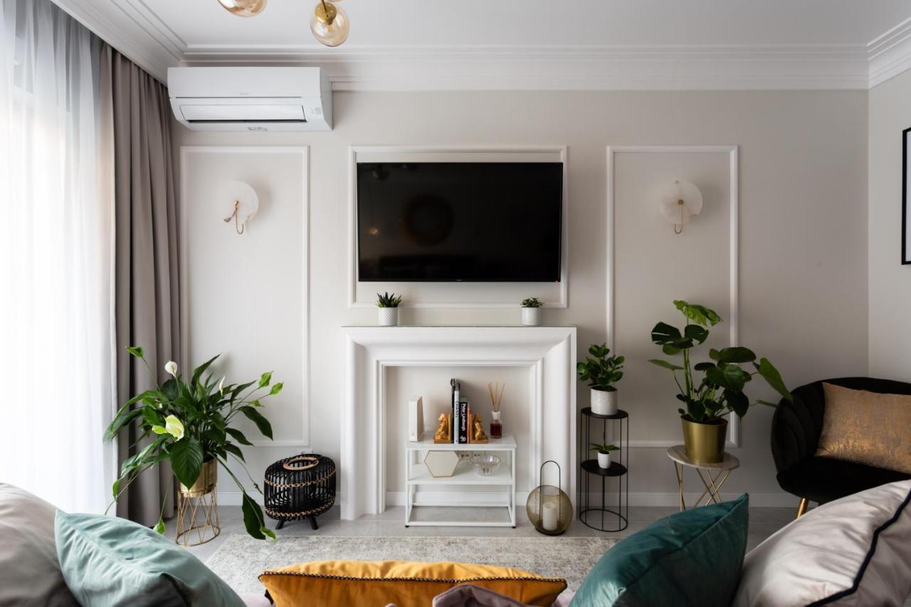 Golden Prince Apartment, So Close To Rynek! Free Parking Included. วรอตซวาฟ ภายนอก รูปภาพ